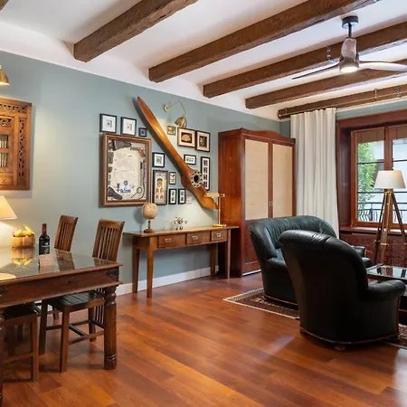 דירה Old House 2 *